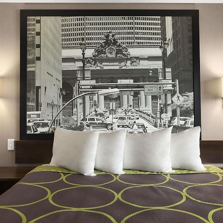 Super 8 Bronx Hotel New York Exterior photo